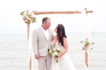 You are currently viewing Real Wedding in Key West – Kalen & Ashley – Hightide Package