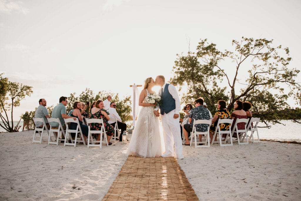 You are currently viewing Real Wedding in Marathon – Brittany & Greg – Flamingo Package