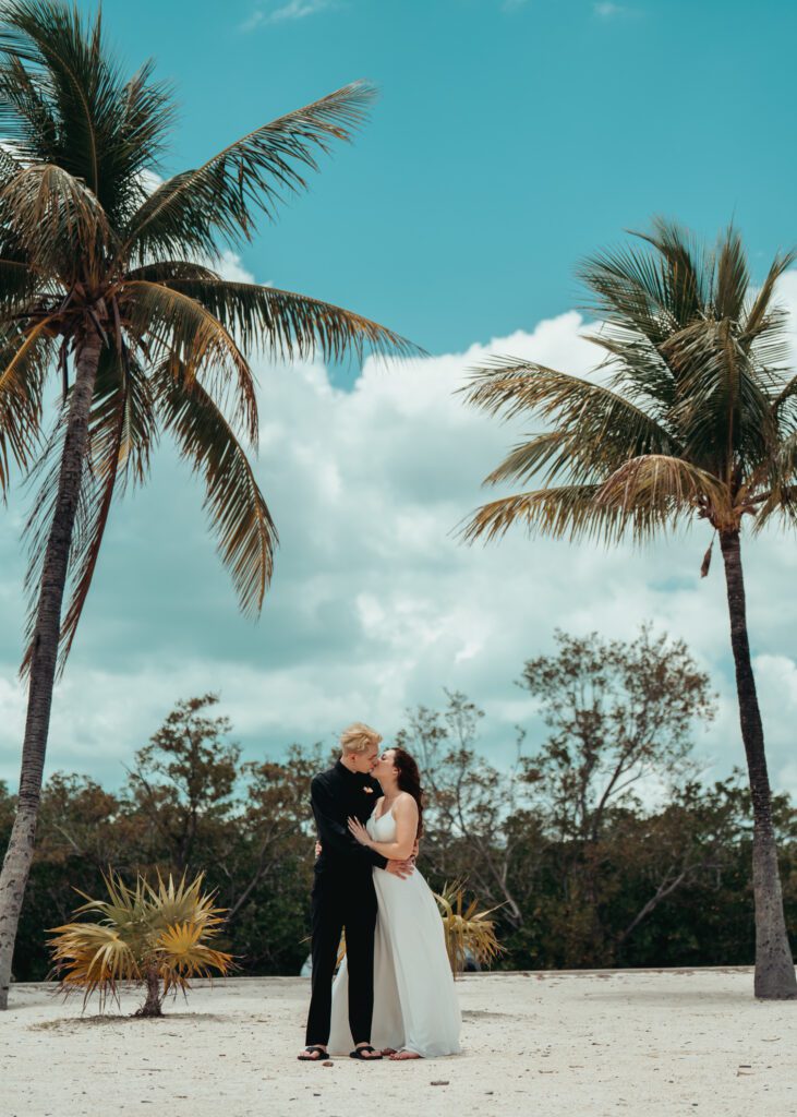 You are currently viewing Real wedding in Key Largo-Jordan & Josh-Driftwood package