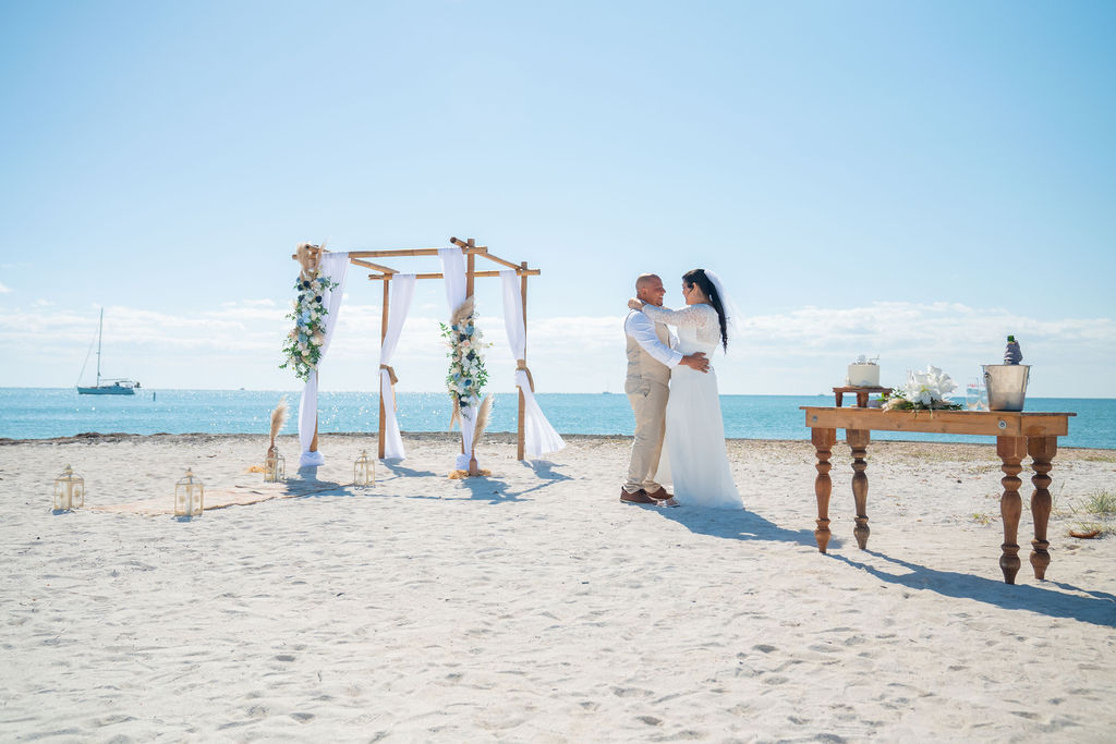 You are currently viewing Idalia & Carlos’ Romantic Beach Elopement in Marathon, Florida Keys | February 25, 2026